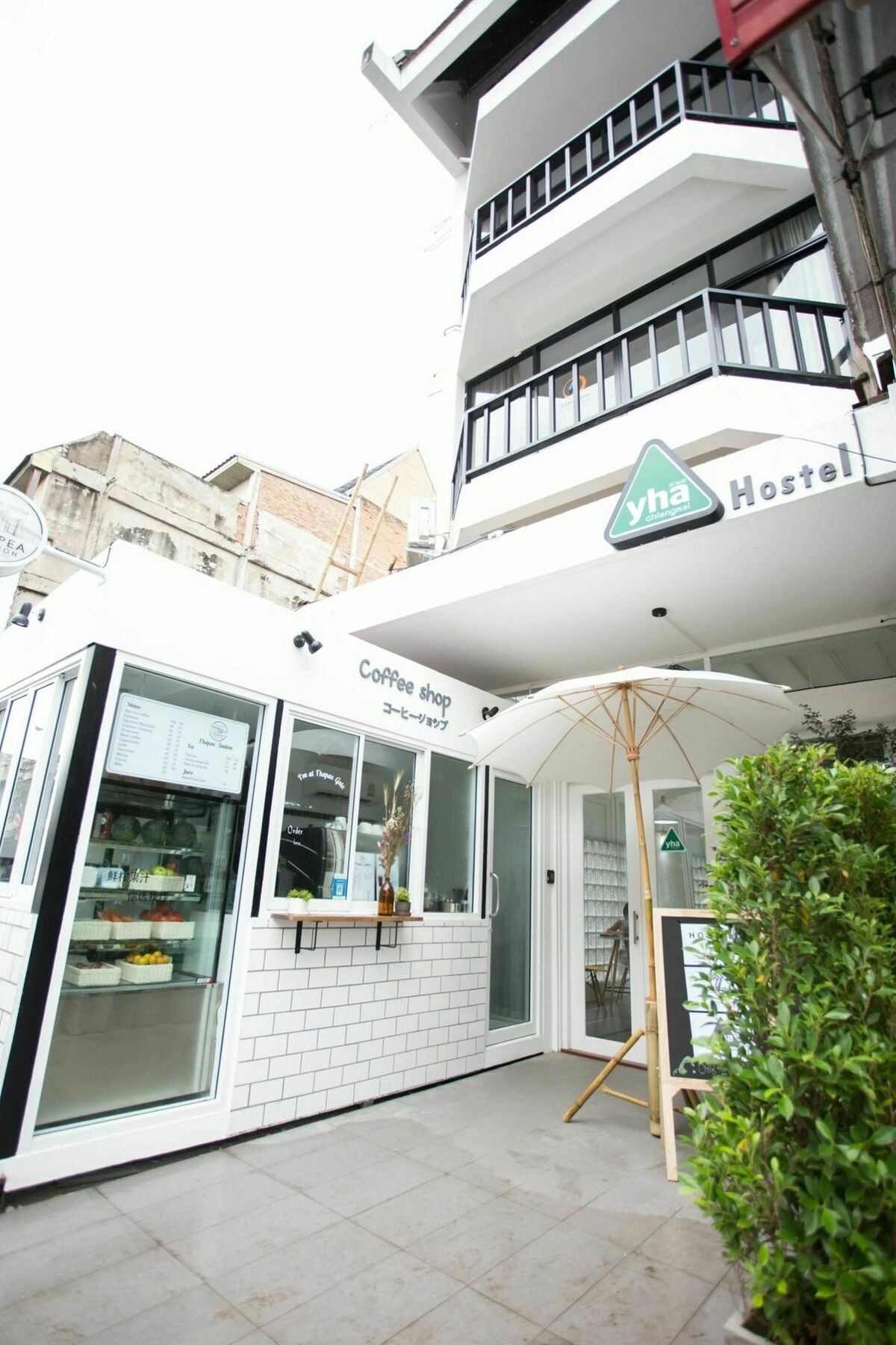 Yha Thapae Station Hostel Chiang Mai Exterior photo